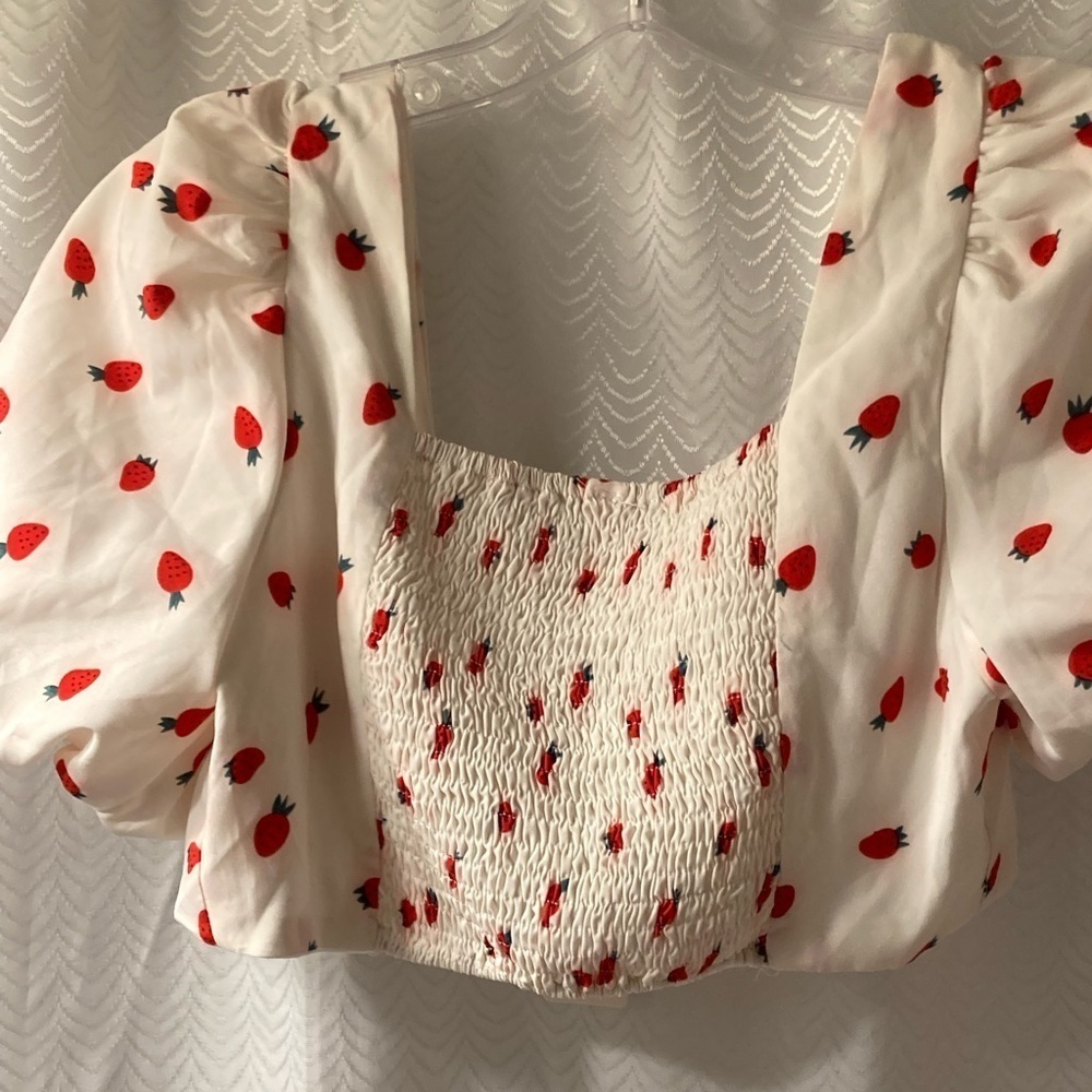 Chic White and Red Floral Skirt Set - Picture 6 of 10